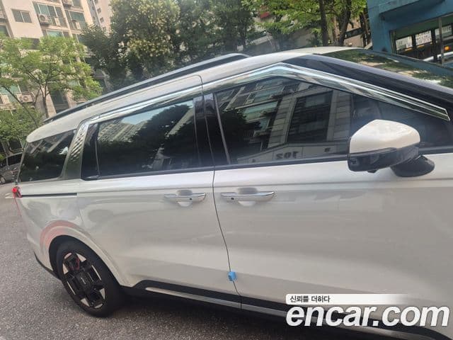 Kia Carnival 2025 — Фото 4/8
