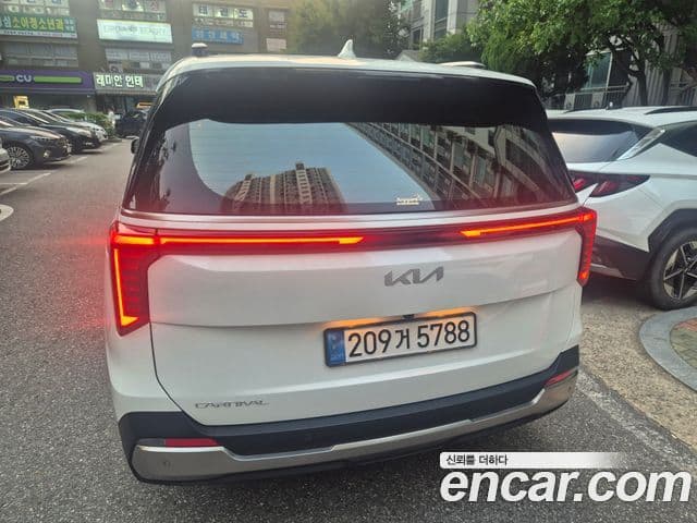 Kia Carnival 2025 — Фото 7/8