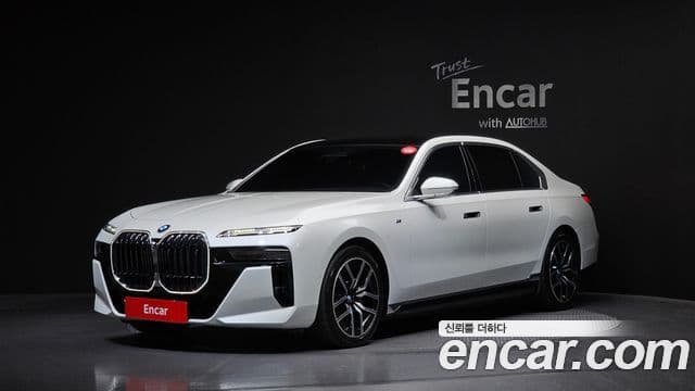 BMW i7 2023 — ფოტო 3/34