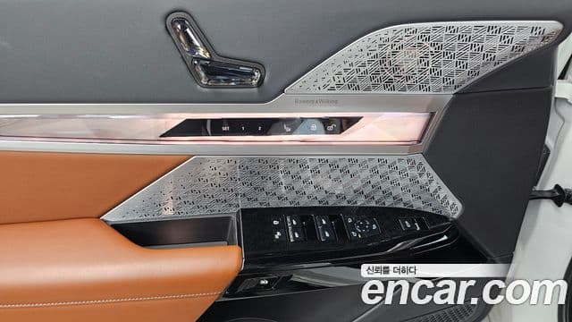 BMW i7 2023 — ფოტო 14/34