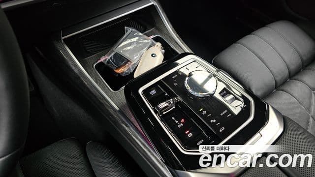 BMW i7 2025 — Photo 1/35