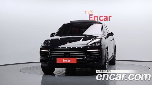 Porsche Cayenne 2023 — Photo 9/38