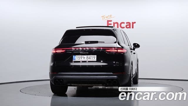Porsche Cayenne 2023 — Photo 8/38