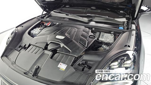 Porsche Cayenne 2023 — Photo 14/38