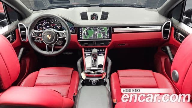 Porsche Cayenne 2023 — Photo 17/38