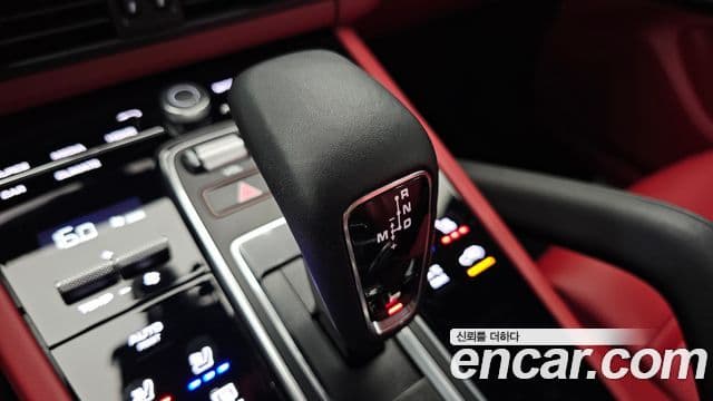 Porsche Cayenne 2023 — Photo 25/38