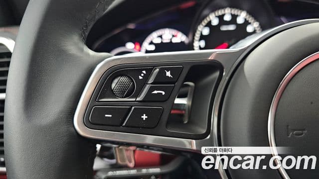 Porsche Cayenne 2023 — Photo 20/38