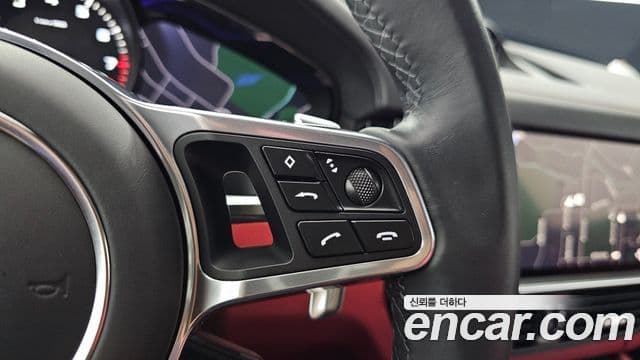 Porsche Cayenne 2023 — Photo 26/38