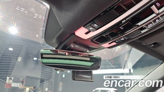 Porsche Cayenne 2023 — Photo 24/38