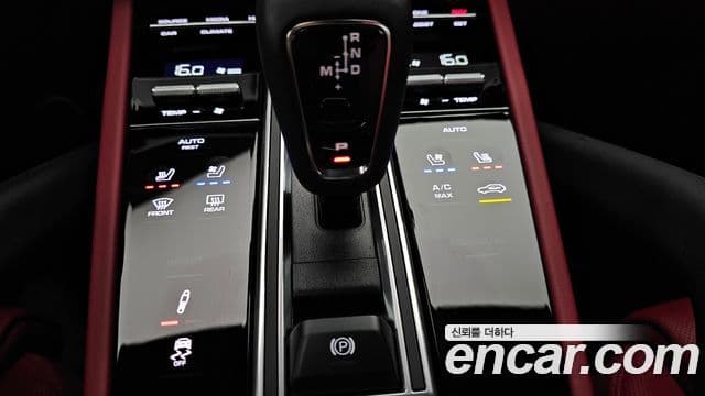 Porsche Cayenne 2023 — Photo 33/38
