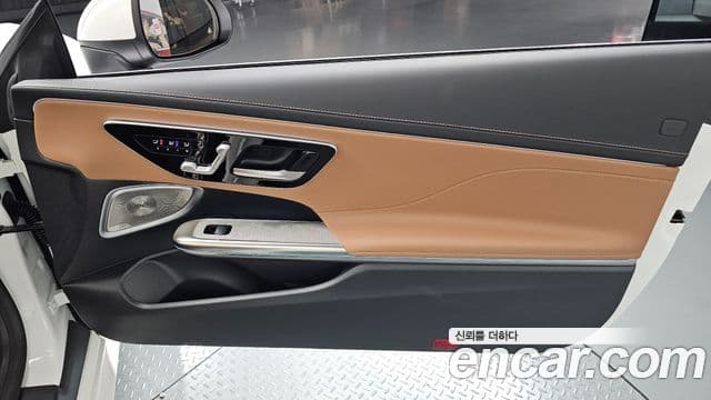 Mercedes-Benz CLE-Class 2025 — Photo 23/31