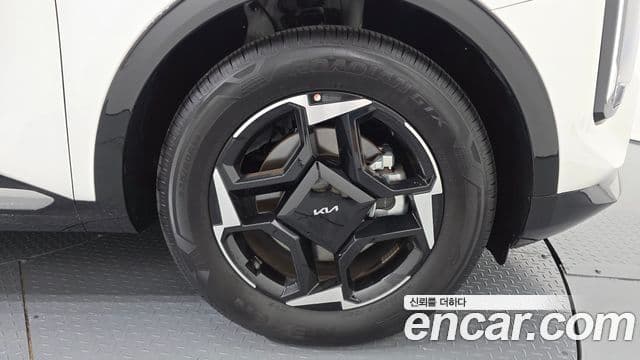 Kia Sportage 2025 — ფოტო 27/32