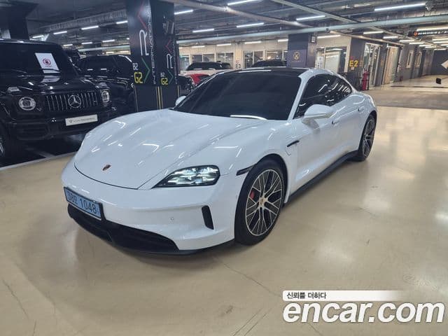 Porsche Taycan 2025 — Photo 2/20
