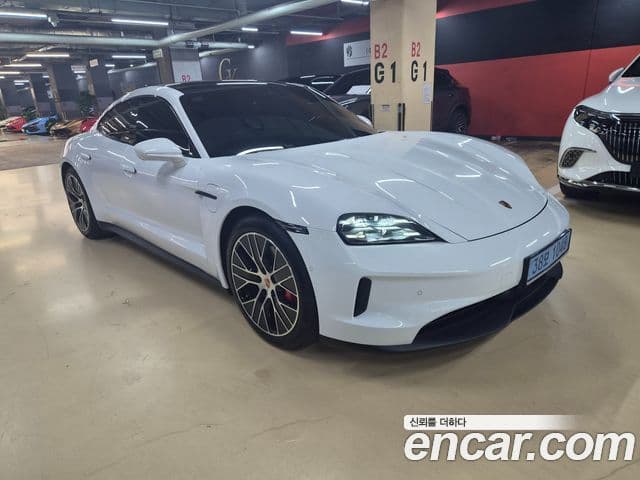 Porsche Taycan 2025 — Photo 19/20