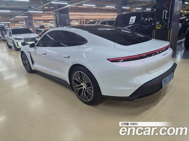 Porsche Taycan 2025 — Photo 15/20