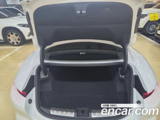 Porsche Taycan 2025 — Photo 12/20
