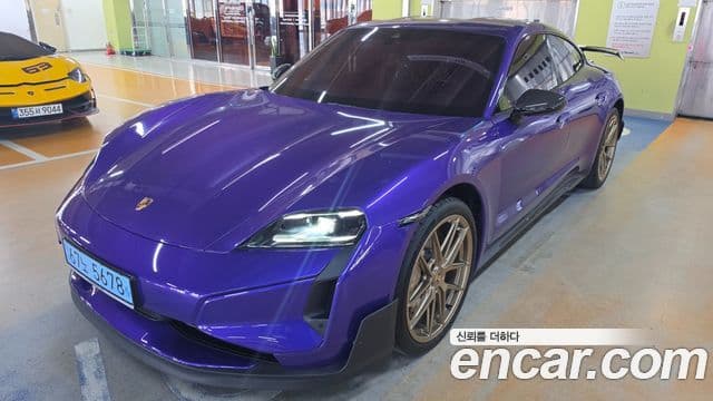 Porsche Taycan 2025 — ფოტო 7/20