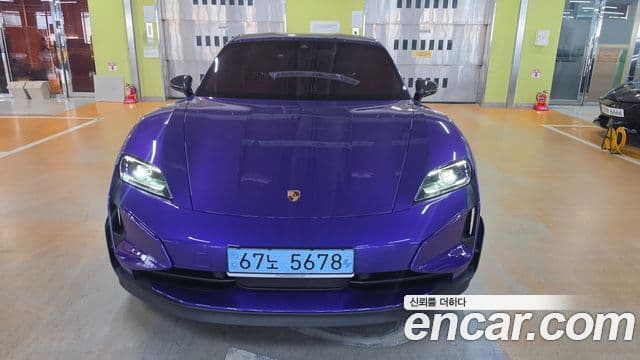 Porsche Taycan 2025 — ფოტო 8/20