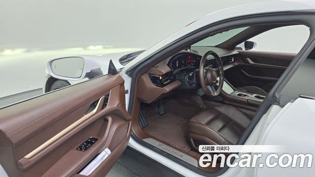 Porsche Taycan 2021 — Photo 26/36