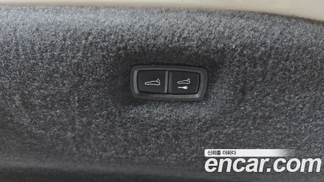 Porsche Taycan 2021 — Photo 6/36