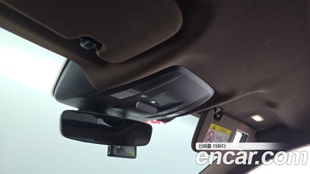 Porsche Taycan 2021 — Photo 21/36