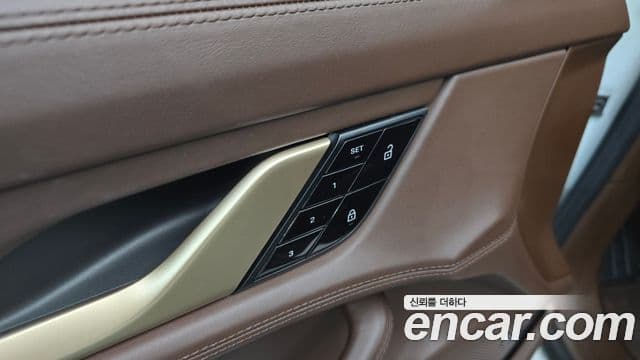 Porsche Taycan 2021 — Photo 18/36