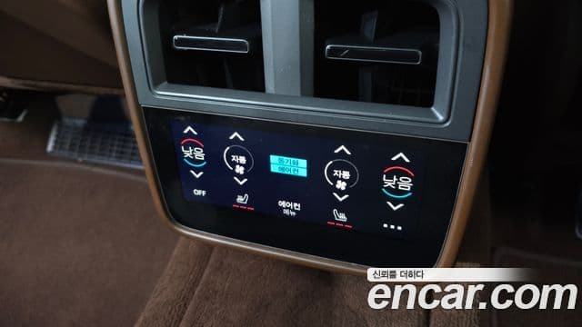 Porsche Taycan 2021 — Photo 27/36