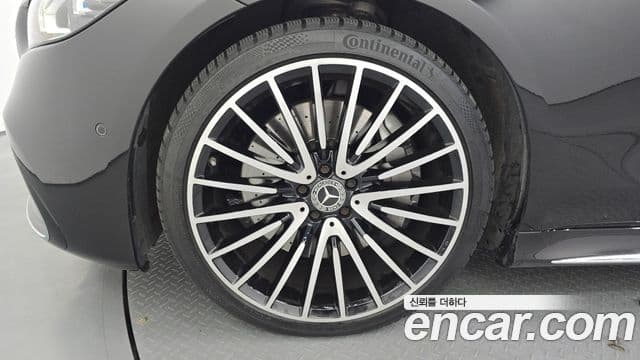 Mercedes-Benz S-Class 2021 — Photo 24/37