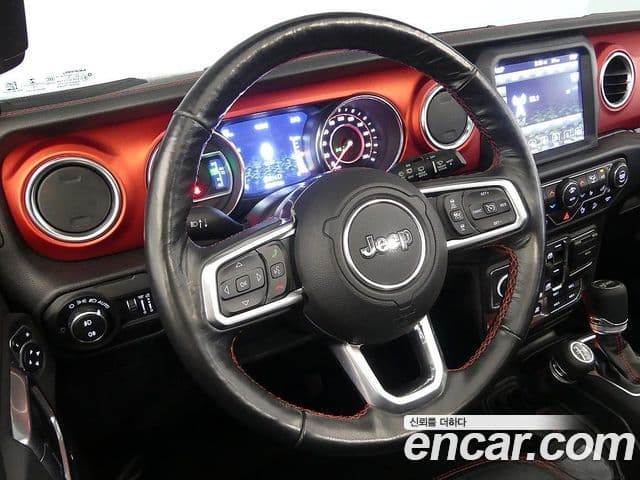 Jeep Wrangler 2019 — Фото 17/20
