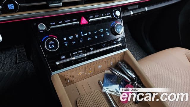 Hyundai Santa Fe 2025 — ფოტო 9/38