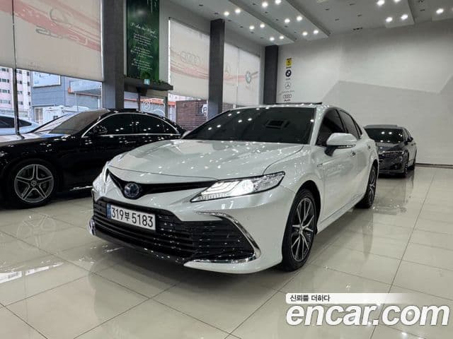 Toyota Camry 2024 — Photo 7/19