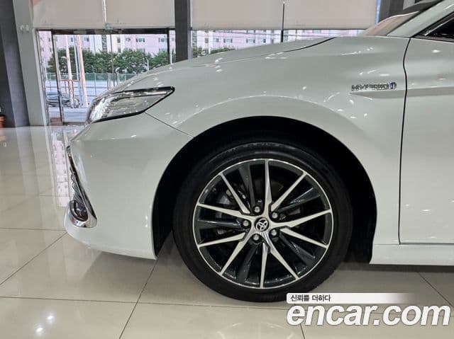 Toyota Camry 2024 — Photo 1/19