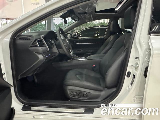 Toyota Camry 2024 — Photo 14/19