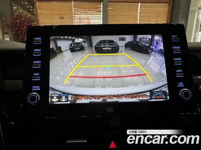 Toyota Camry 2024 — Photo 10/19