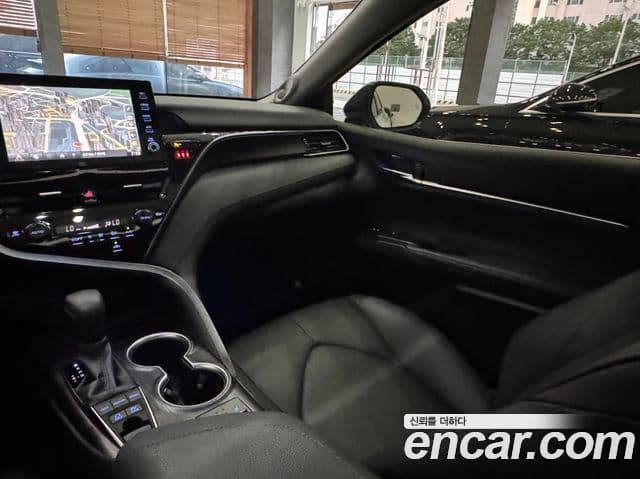 Toyota Camry 2024 — Photo 6/19
