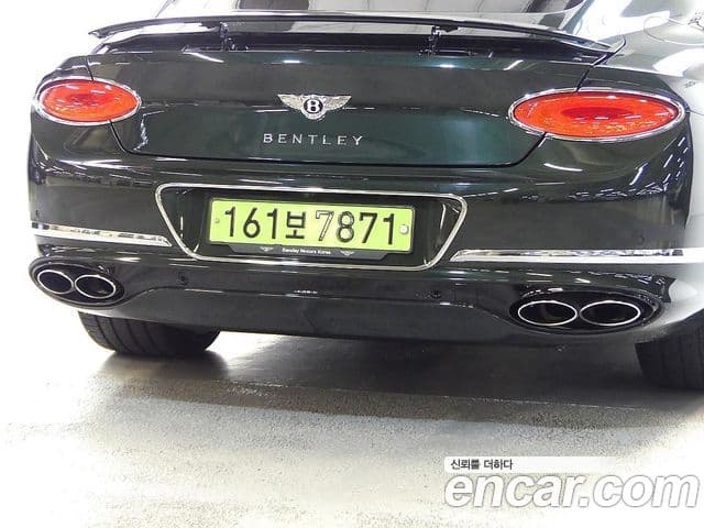 Bentley Continental GT 2024 — Фото 17/20