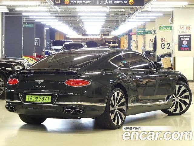 Bentley Continental GT 2024 — Фото 19/20