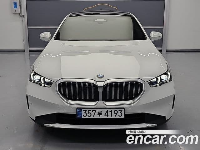 BMW 5 Series 2025 — Фото 10/10