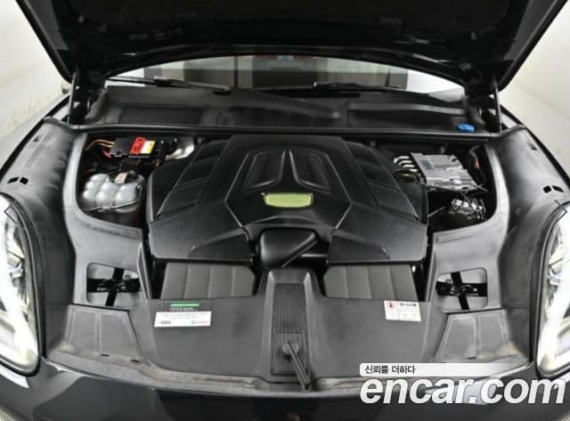 Porsche Cayenne 2021 — Photo 11/20