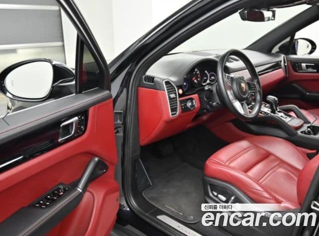 Porsche Cayenne 2021 — Photo 10/20