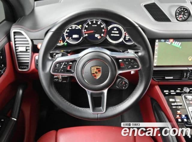 Porsche Cayenne 2021 — Photo 19/20