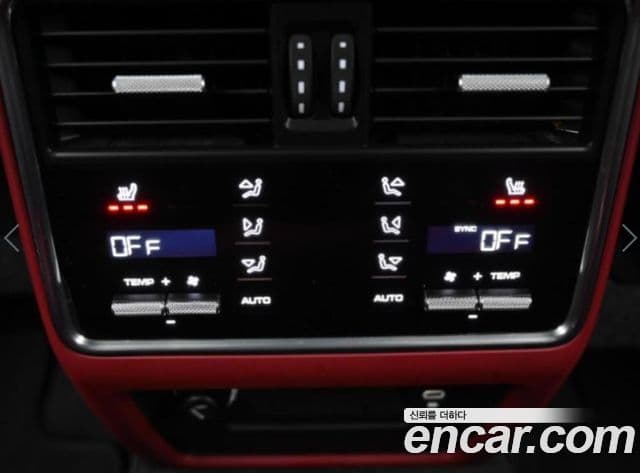 Porsche Cayenne 2021 — Photo 18/20