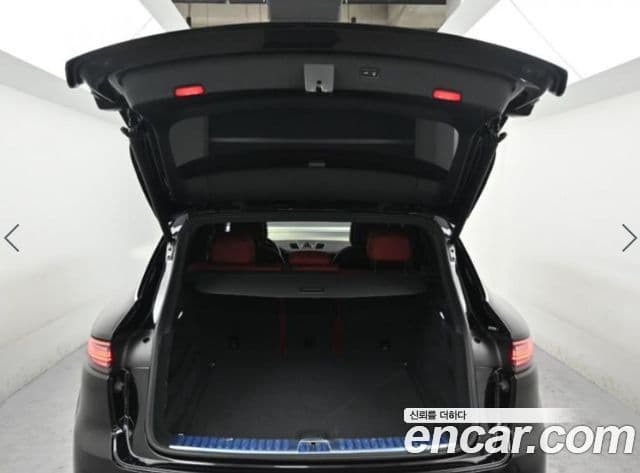 Porsche Cayenne 2021 — Photo 12/20
