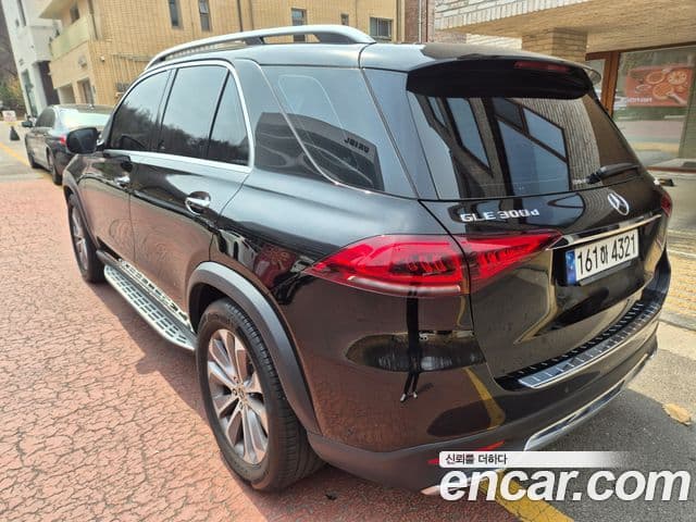 Mercedes-Benz GLE-Class 2022 — Фото 14/20