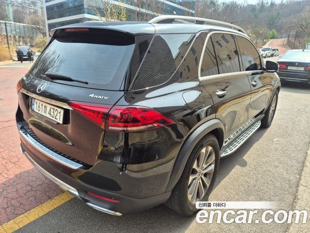 Mercedes-Benz GLE-Class 2022 — Фото 17/20