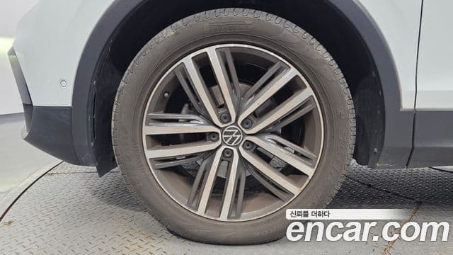 Volkswagen Tiguan 2022 — Photo 15/20