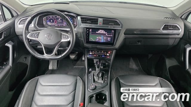 Volkswagen Tiguan 2022 — Photo 1/20