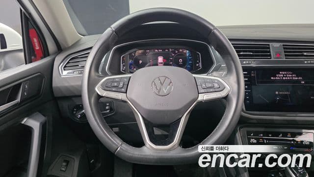 Volkswagen Tiguan 2022 — Photo 2/20