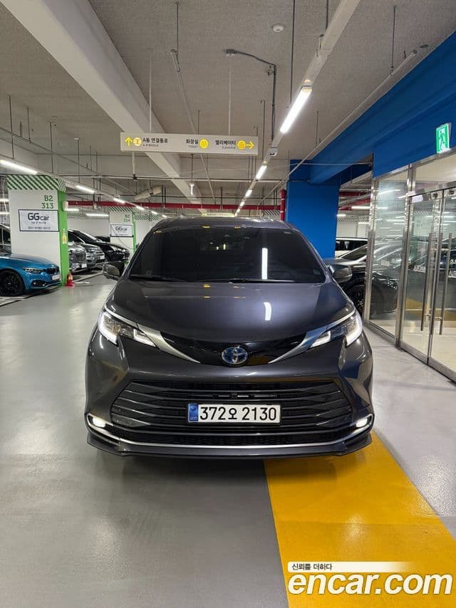 Toyota Sienna 2025 — Photo 19/20