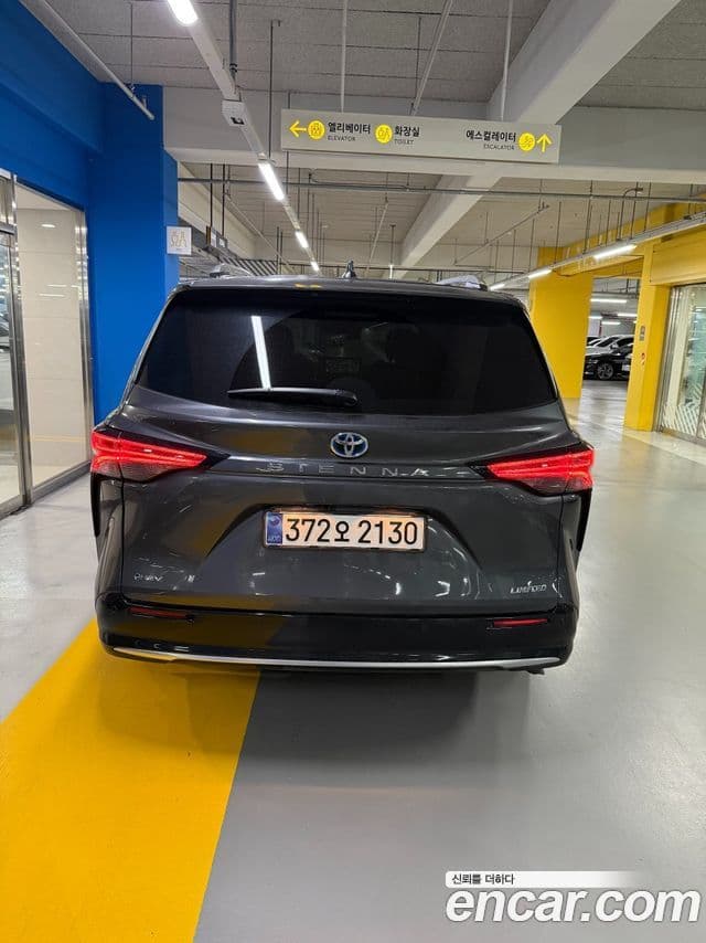 Toyota Sienna 2025 — Photo 17/20